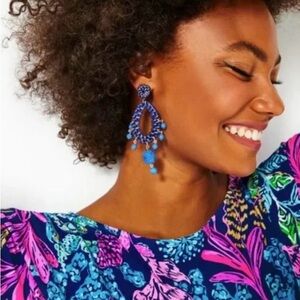 Lilly Pulitzer blue chandelier Raffia earrings NWT on card